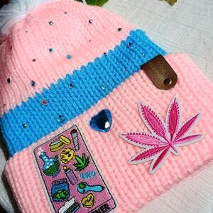 🦹🏼 SOFT GRUNGE 🦹🏼 NWOT, Y2K Maximalist, 420 friendly beanie, Mean Girl Chic